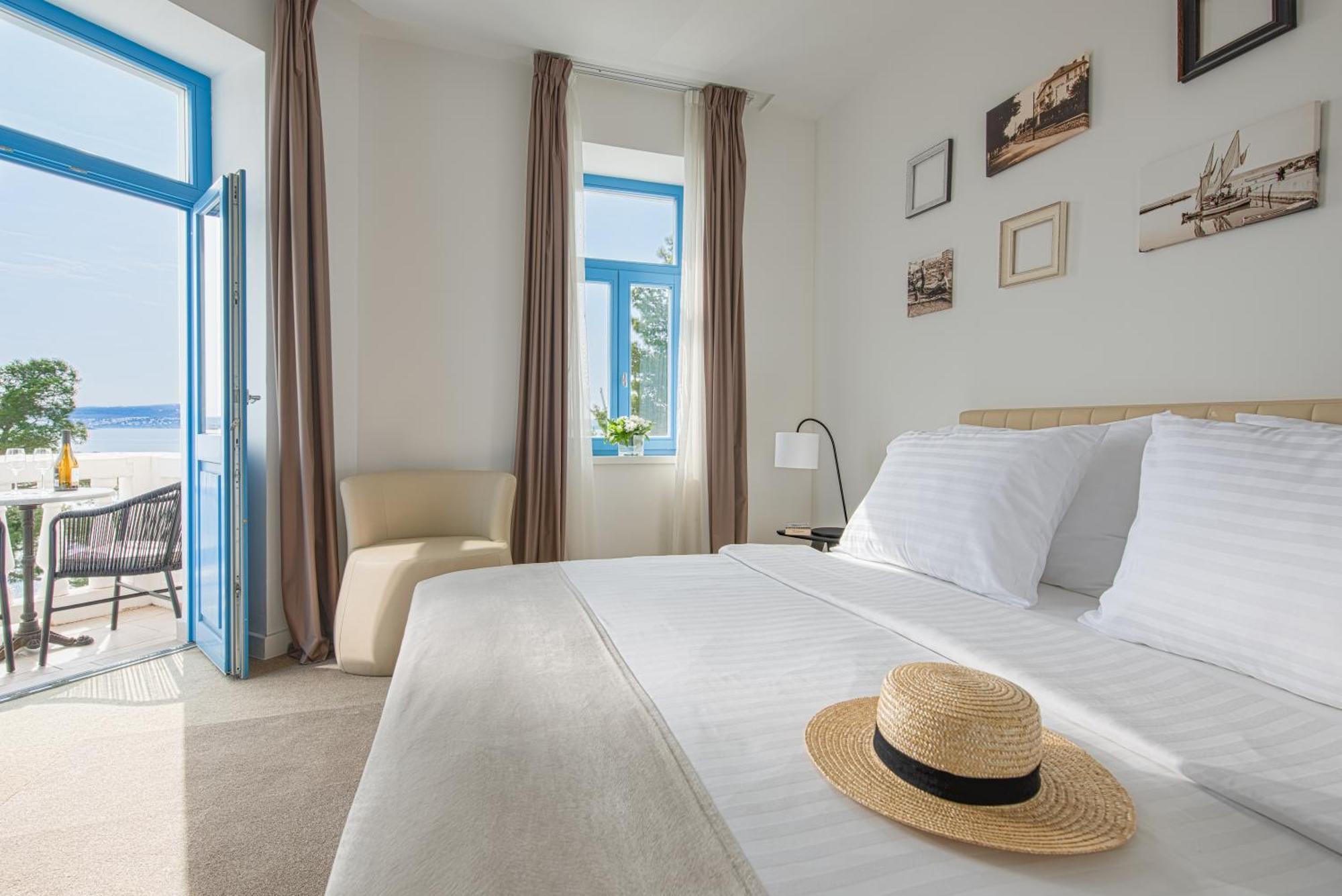 Premium Suite Sea Side View Balcony